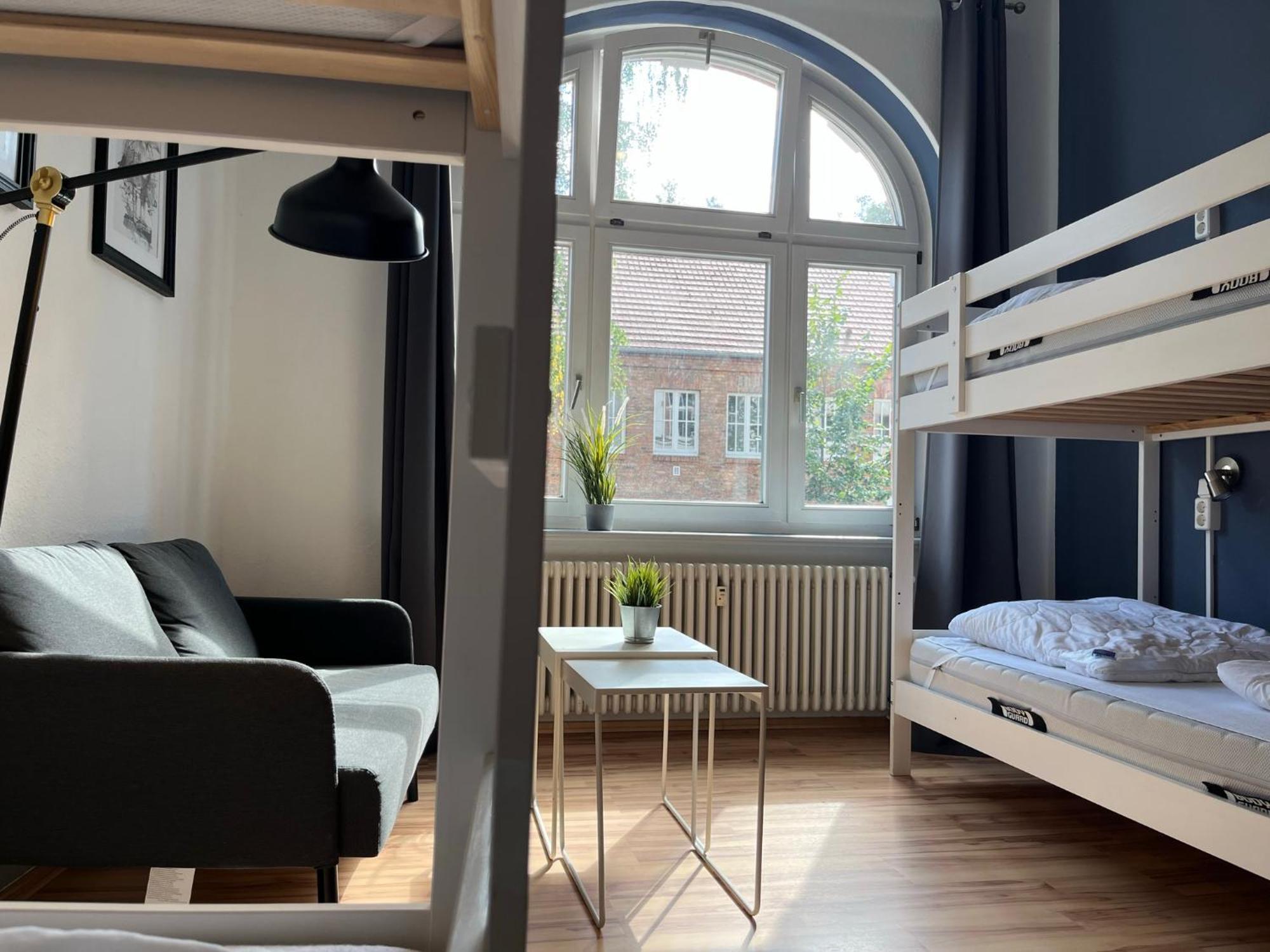 Blue Doors Hostel Altstadt ロストック エクステリア 写真